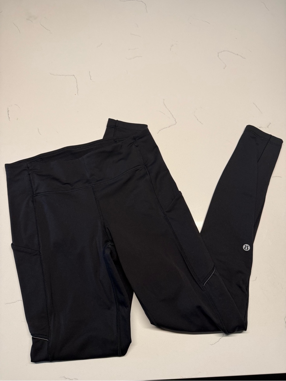 lululemon athletica women’s Black Performance Leggings with Side Pockets